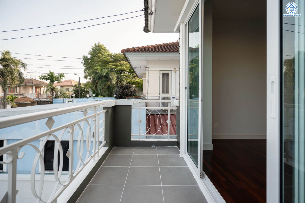 บ้านมือสองตกแต่งใหม่ โครงการ เนเบอร์โฮม วัชรพล เนื้อที่ 51 ตร.ว. ฟังก์ชัน 3 ห้องนอน 2 ห้องน้ำ จอดรถได้ 2 คัน บนทำเลเชื่อมต่อหลายเส้นทาง ทั้ง ถนนสุขาภิบาล5 ถนนสายไหม และถนนรามอินทรา ใกล้ทางด่วน "ฉลองรัช" และรถไฟฟ้าสายสีเขียว "สถานีสายหยุด"